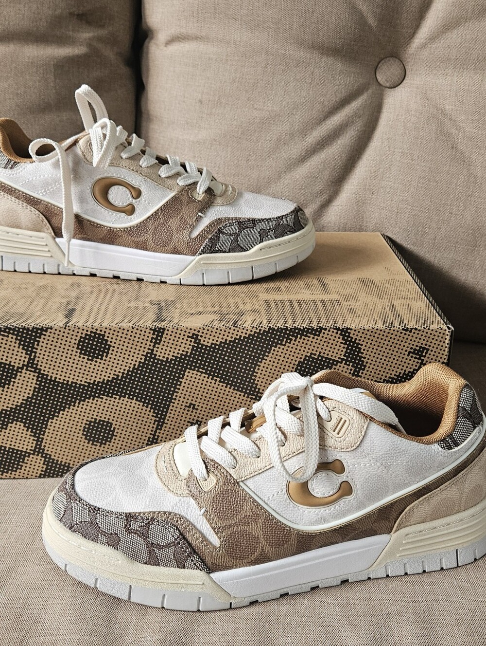 Coach Soho Sneaker In signature, Brown Multi, Size 9.5